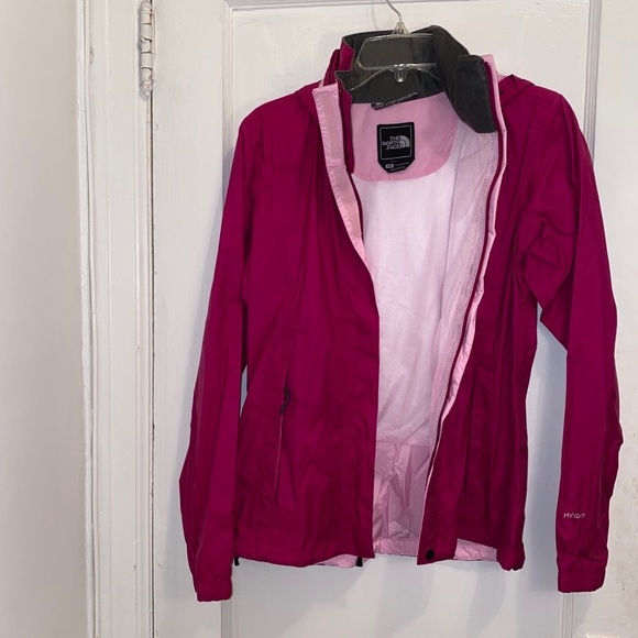 Womens NorthFace HyVent waterproof coat Size Small - Picture 8 of 8